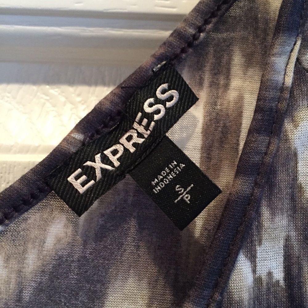 Express Top  - Picture 5 of 6